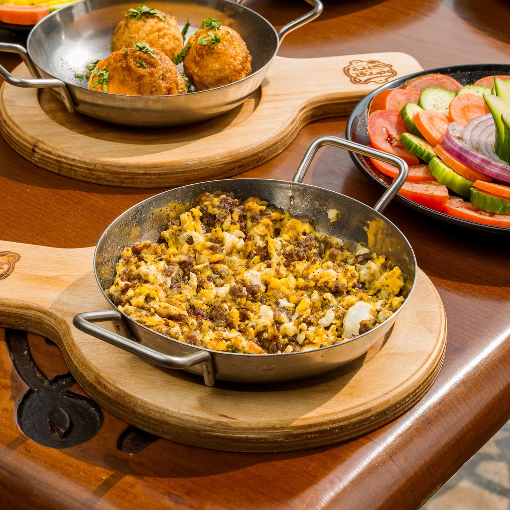 بيض باللحمة