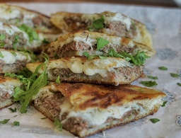 حواوشي سجق بسطرمة